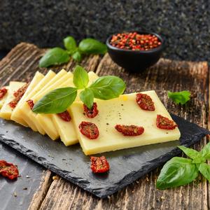 basilikum-tomate-raclette-kaese-kaufen-schweiz.png